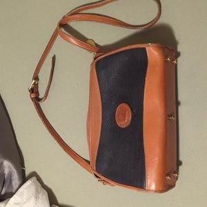 Vintage Dooney and Bourke crossbody bag